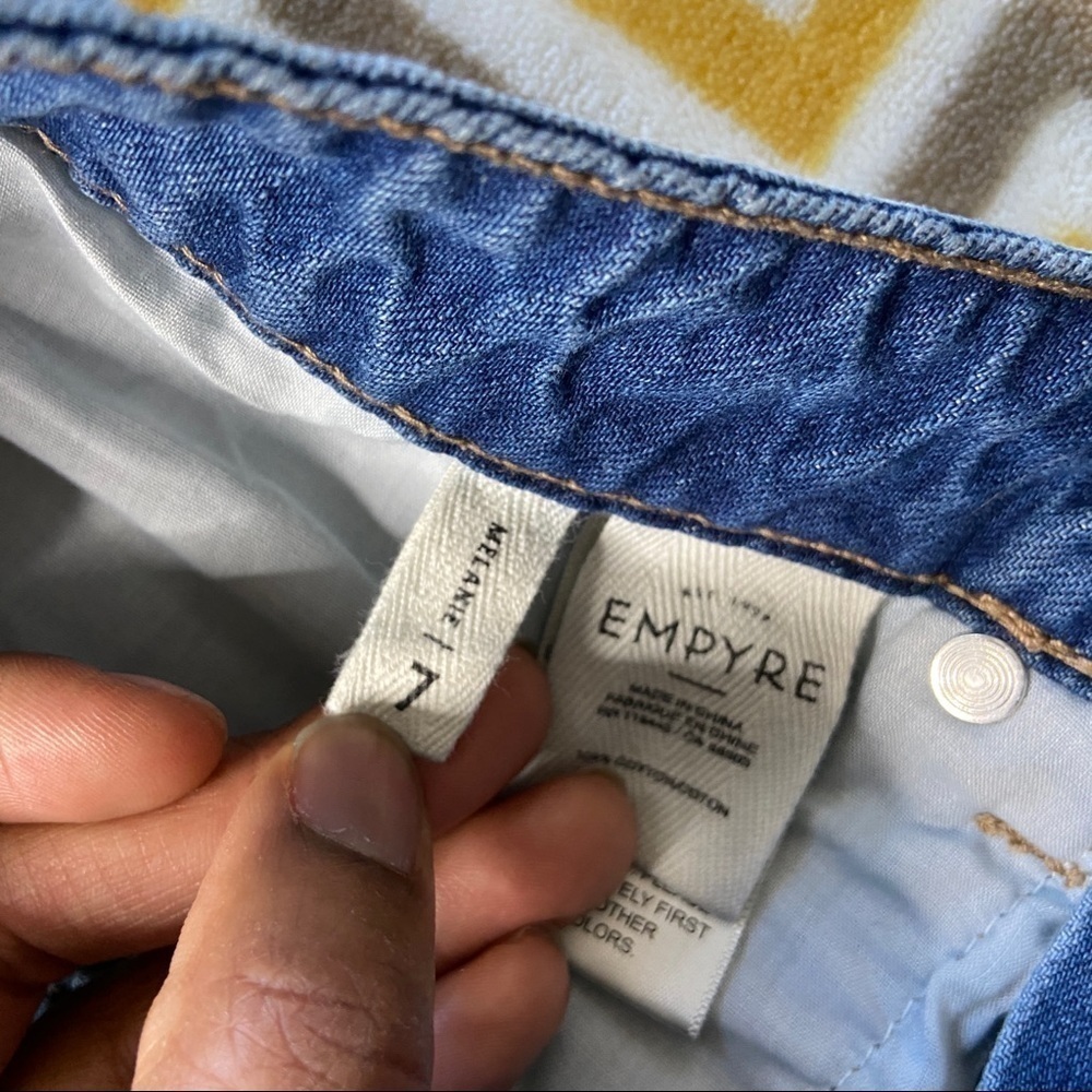 Empyre Juniors Blue Medium Wash Denim Shorts Blue Jean 7 Outdoor Casual Walking - Picture 3 of 8